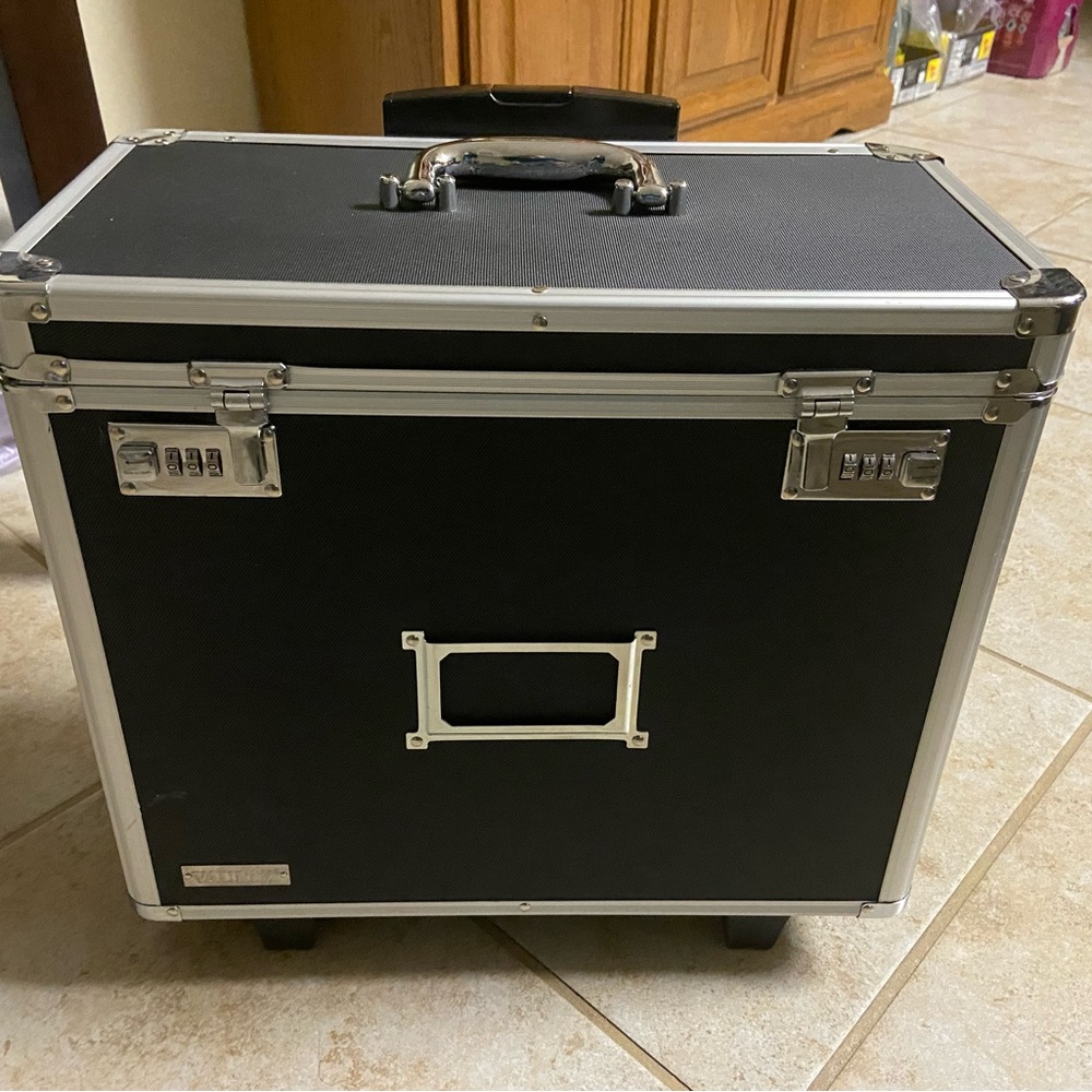 Black Rolling Case
